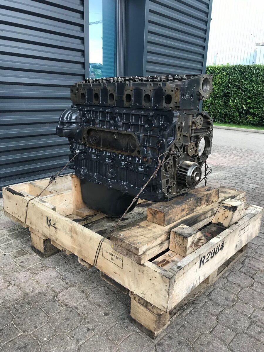 motore IVECO STRALIS CURSOR 8 F2BE0681 EURO 3 RECONDITIONED WITH WARRANTY per camion IVECO STRALIS EURO 3