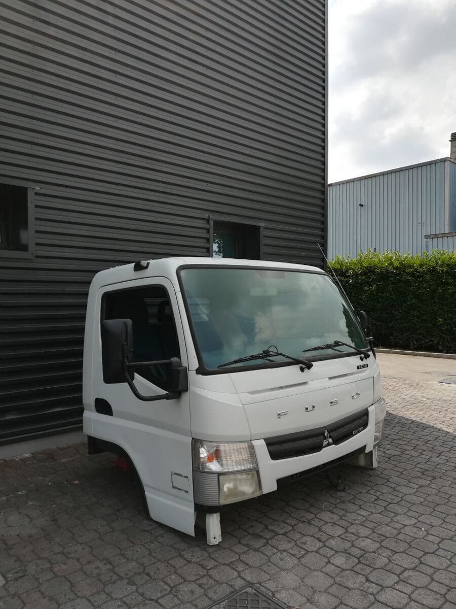 cabina MITSUBISHI FUSO " C " Euro 6, Euro 5, EEV per commercial vehicle - light truck Mitsubishi Fuso Comfort Cab