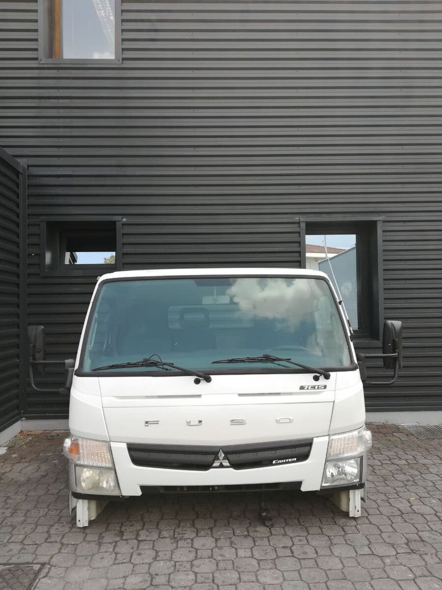 cabina MITSUBISHI FUSO C - Large per camion Mitsubishi Fuso Comfort Cab