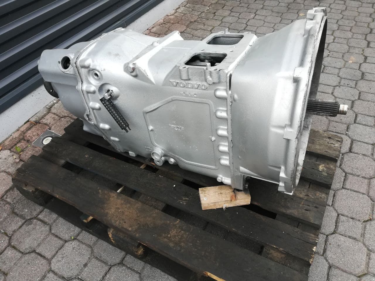 cambio VOLVO FH FM VT2814B REMANUFACTURED WITH WARRANTY per camion VOLVO FH FM