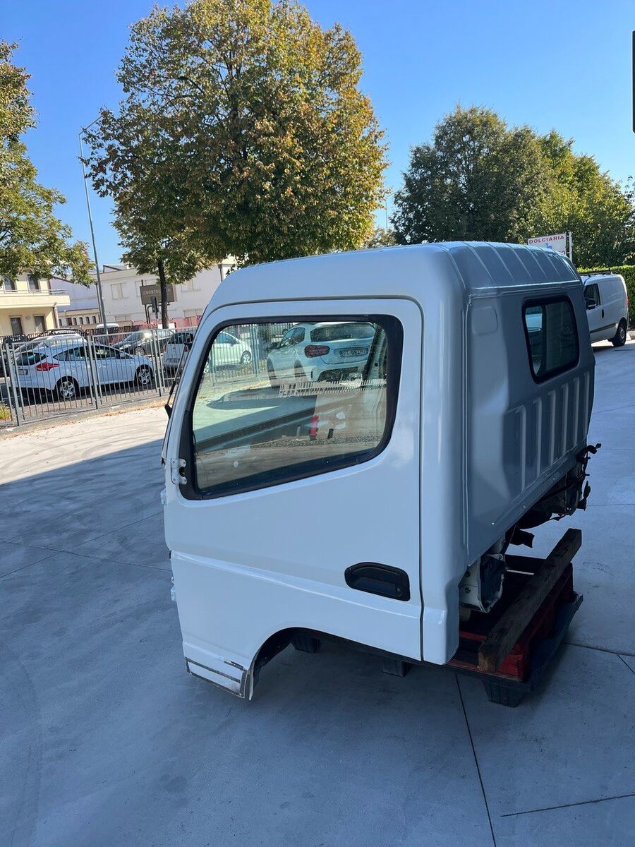 cabina MITSUBISHI CANTER S 1695mm LH DRIVE 2005 ->2011 per camion MITSUBISHI