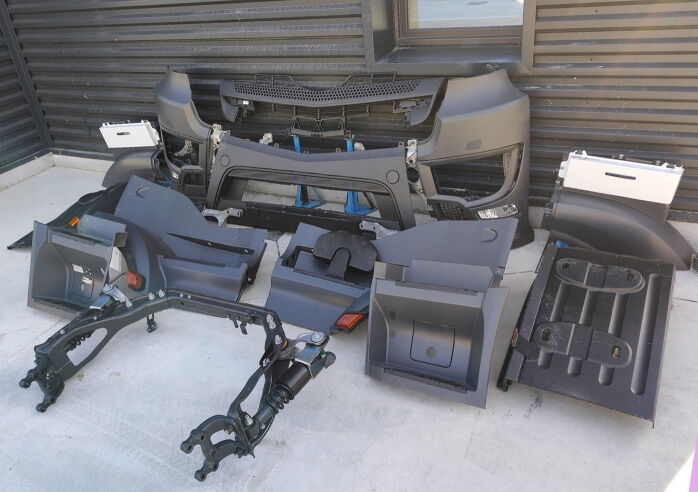 rivestimento anteriore per camion MERCEDES-BENZ ACTROS AROCS ANTOS MP4 EURO 5 EURO 6