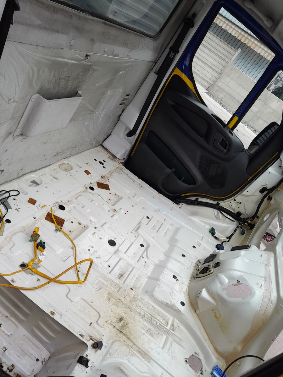 cabina IVECO DAILY EURO 6 2014 -> per commercial vehicle IVECO