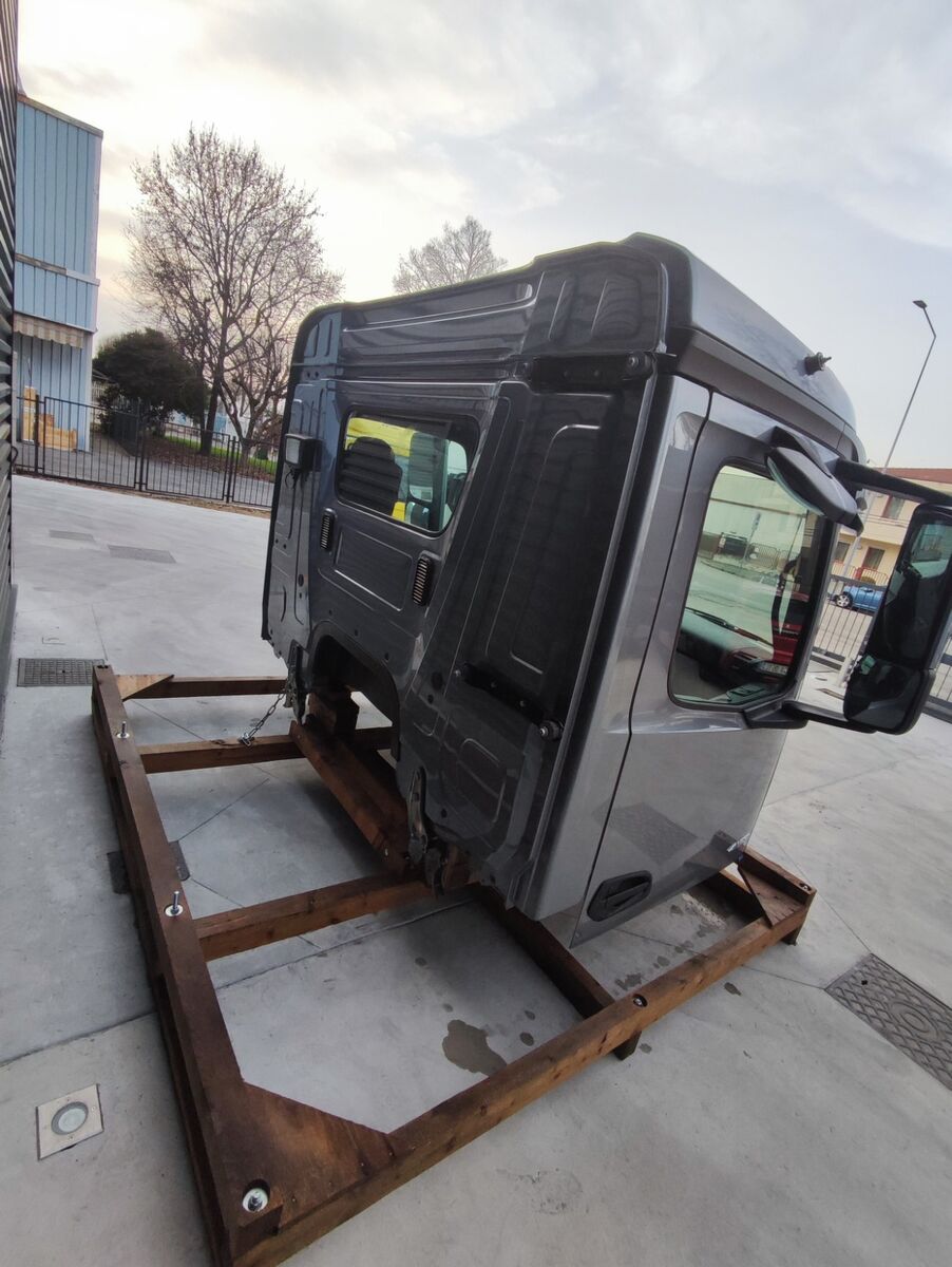 cabina MERCEDES-BENZ AROCS 2300mm S TYPE 320mm ENGINE TUNNEL per camion MERCEDES-BENZ MP4 EURO 6