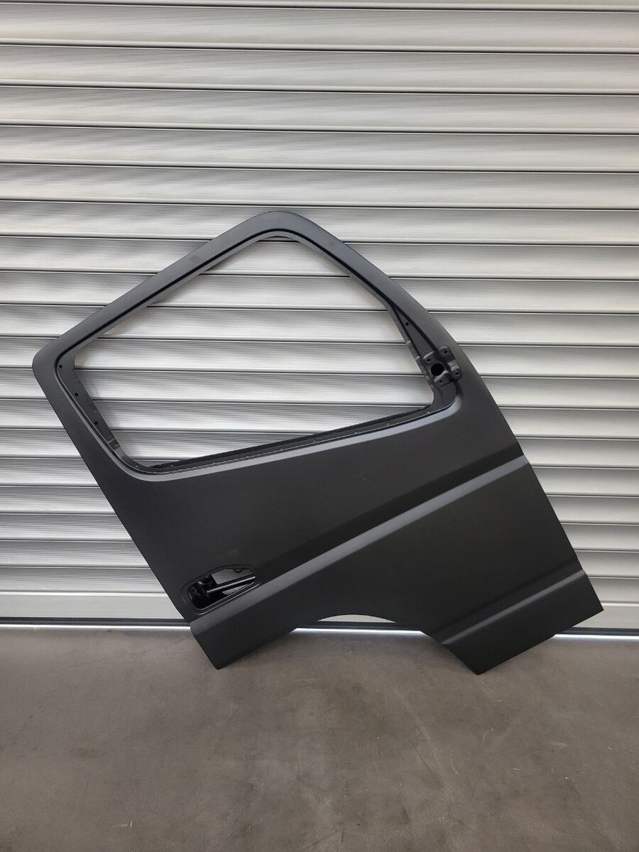 porta MITSUBISHI FUSO " C " RH SIDE 2014-2021 per commercial vehicle Mitsubishi Fuso